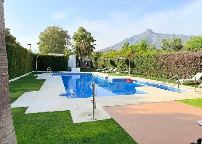 Naranjos Banus House 马尔韦利亚